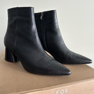 EOS dressy ankle boot in black.  Size 39.